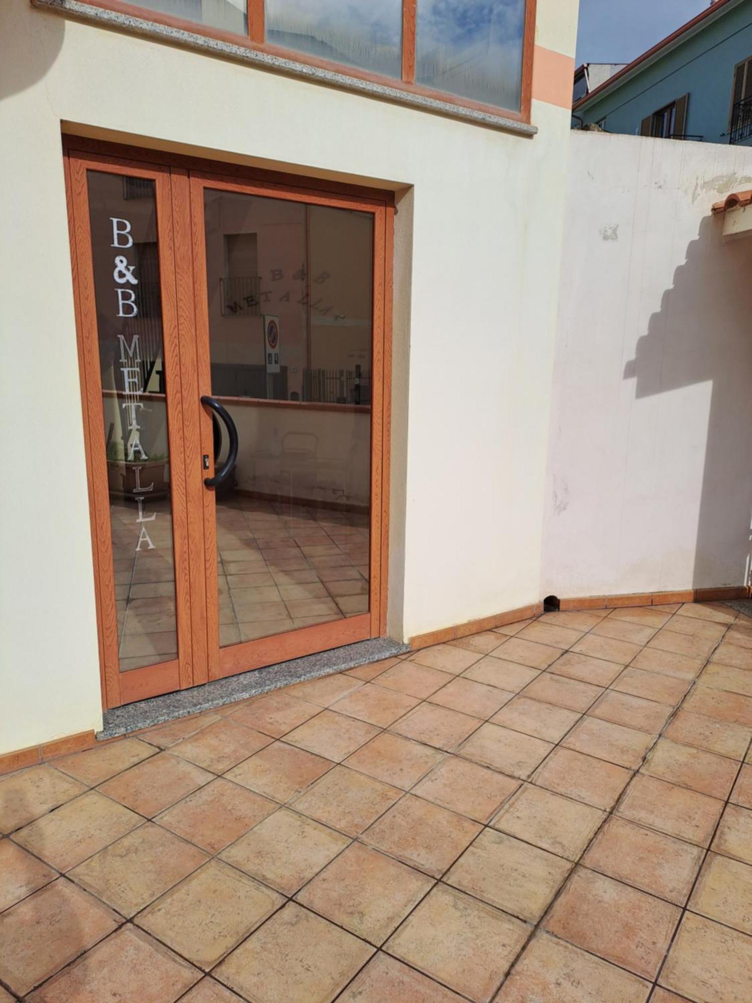 إيغليزياس B&B Metalla المظهر الخارجي الصورة