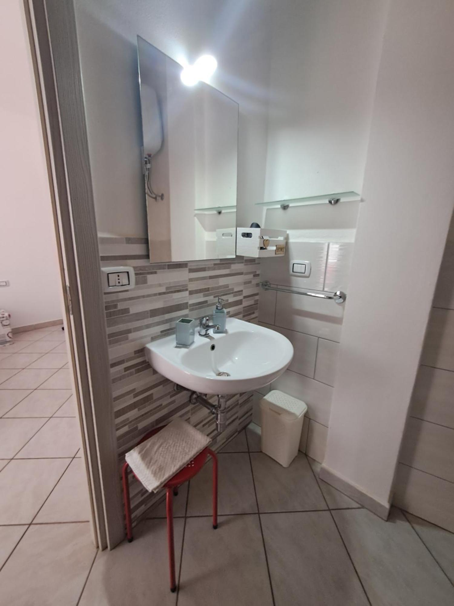 إيغليزياس B&B Metalla المظهر الخارجي الصورة
